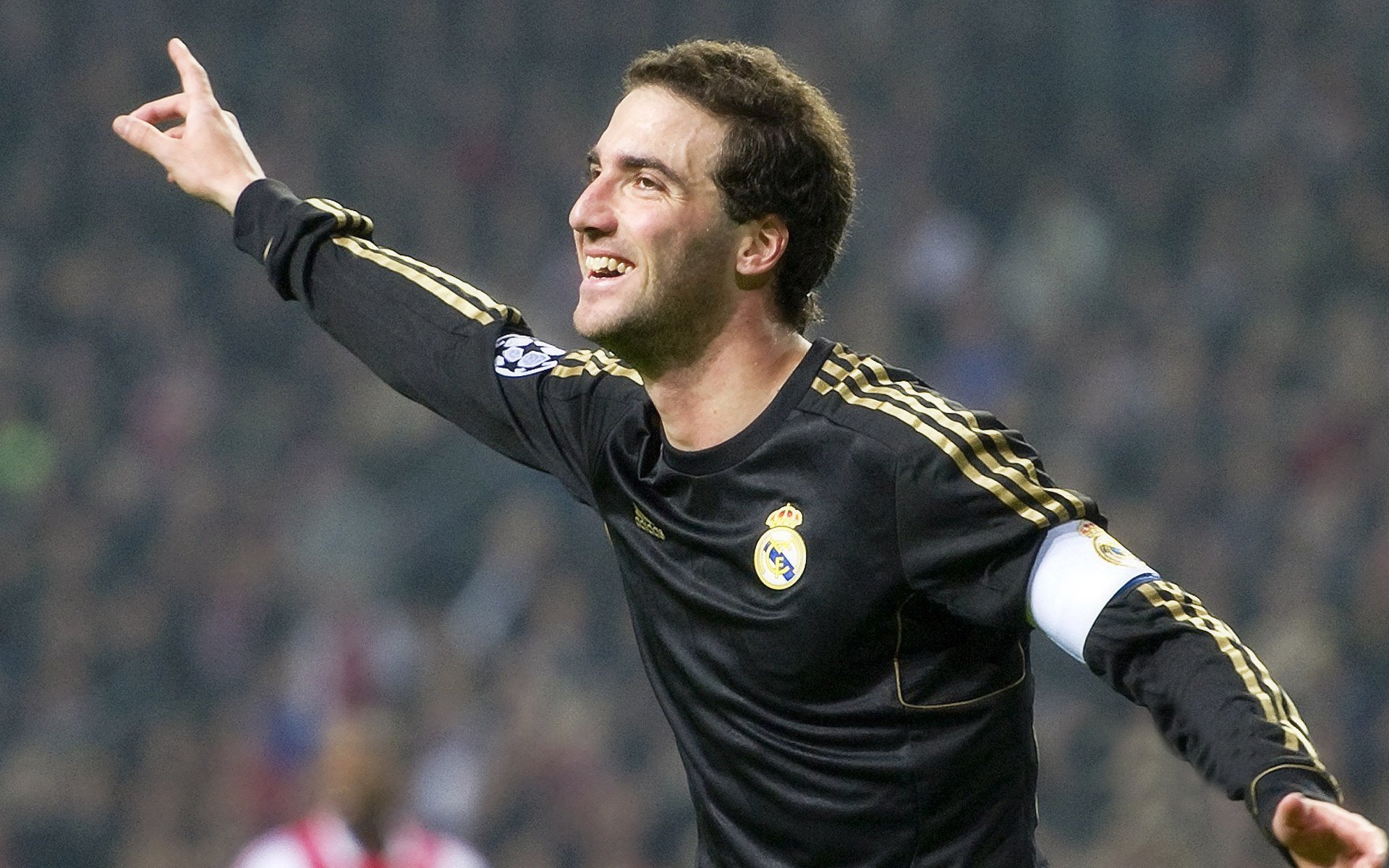 英超战火不断:精彩镜头层出不穷!,英超战术分析